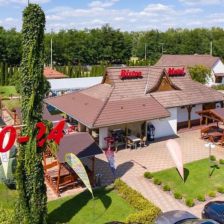 Csalánosi Vendégház Kecskemét Esterno foto