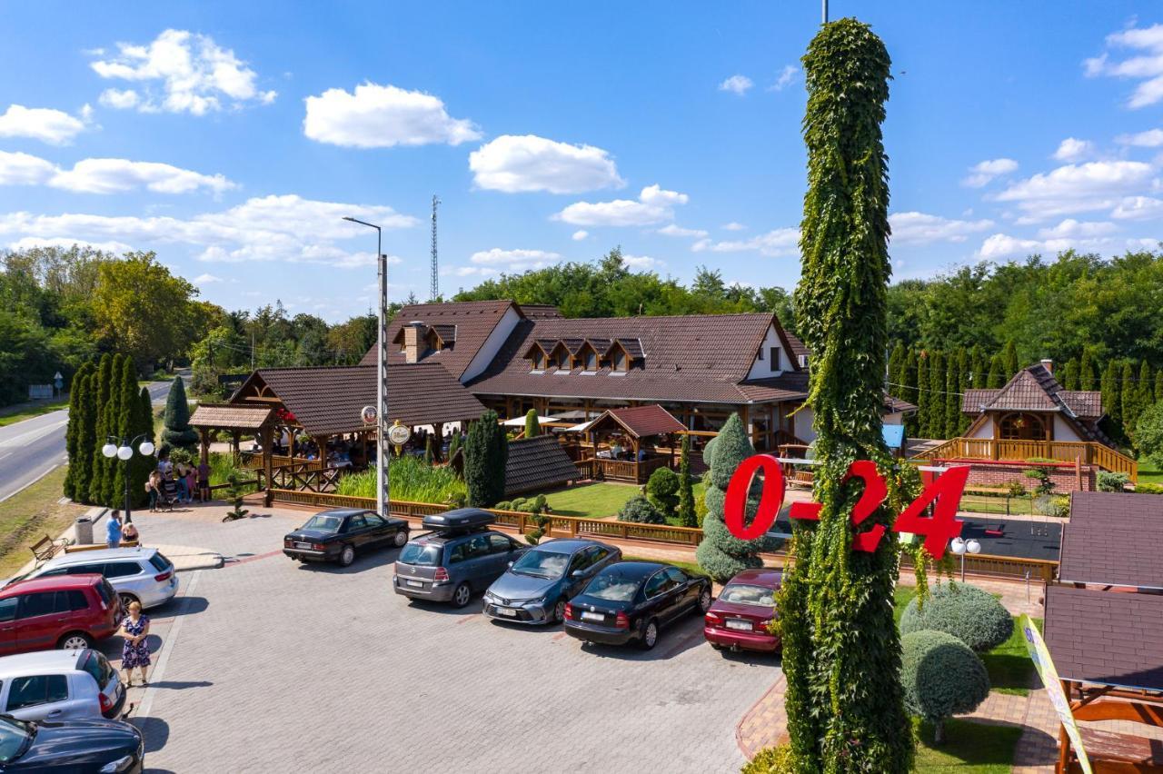 Csalánosi Vendégház Kecskemét Esterno foto