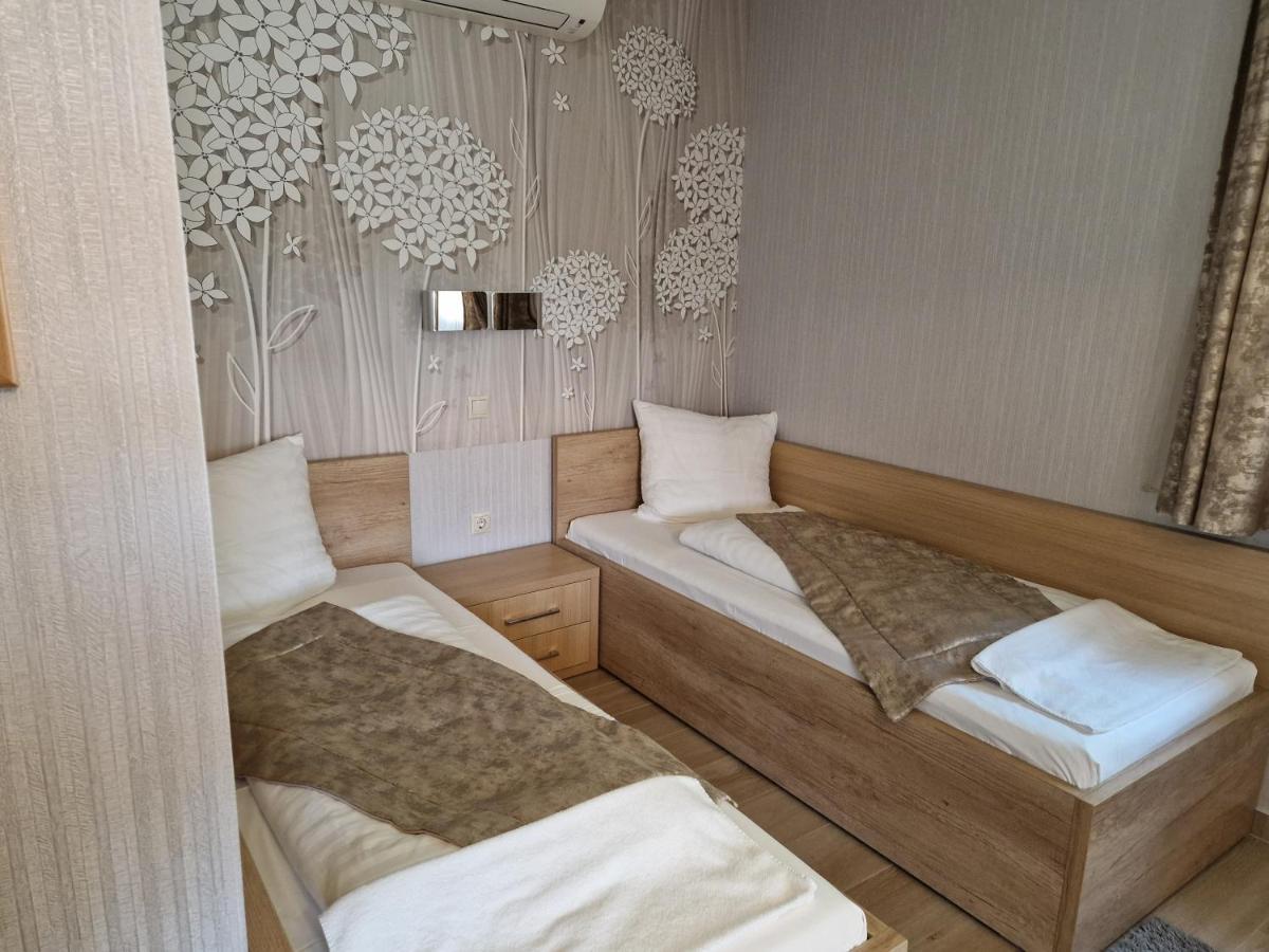 Csalánosi Vendégház Kecskemét Esterno foto