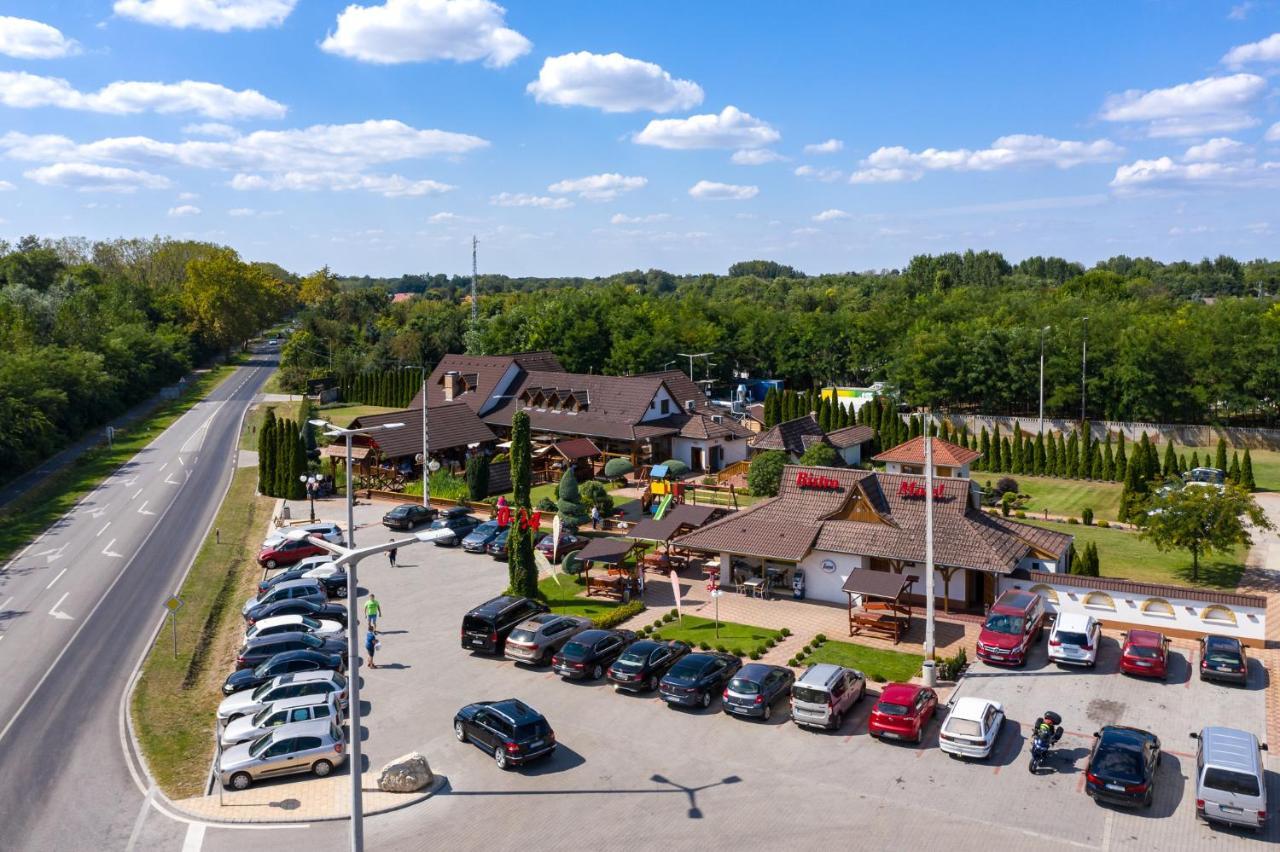 Csalánosi Vendégház Kecskemét Esterno foto