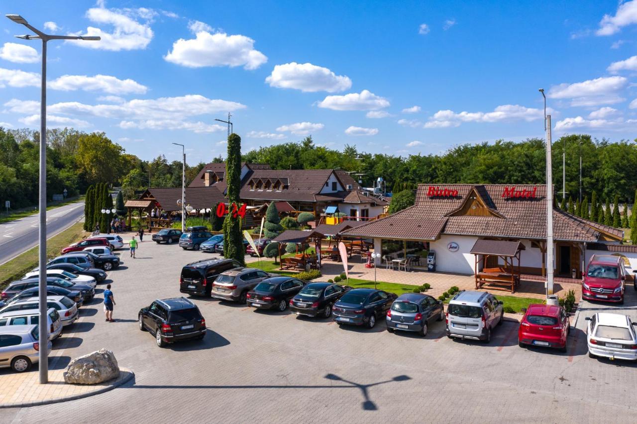 Csalánosi Vendégház Kecskemét Esterno foto