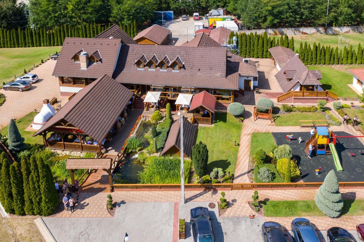 Csalánosi Vendégház Kecskemét Esterno foto